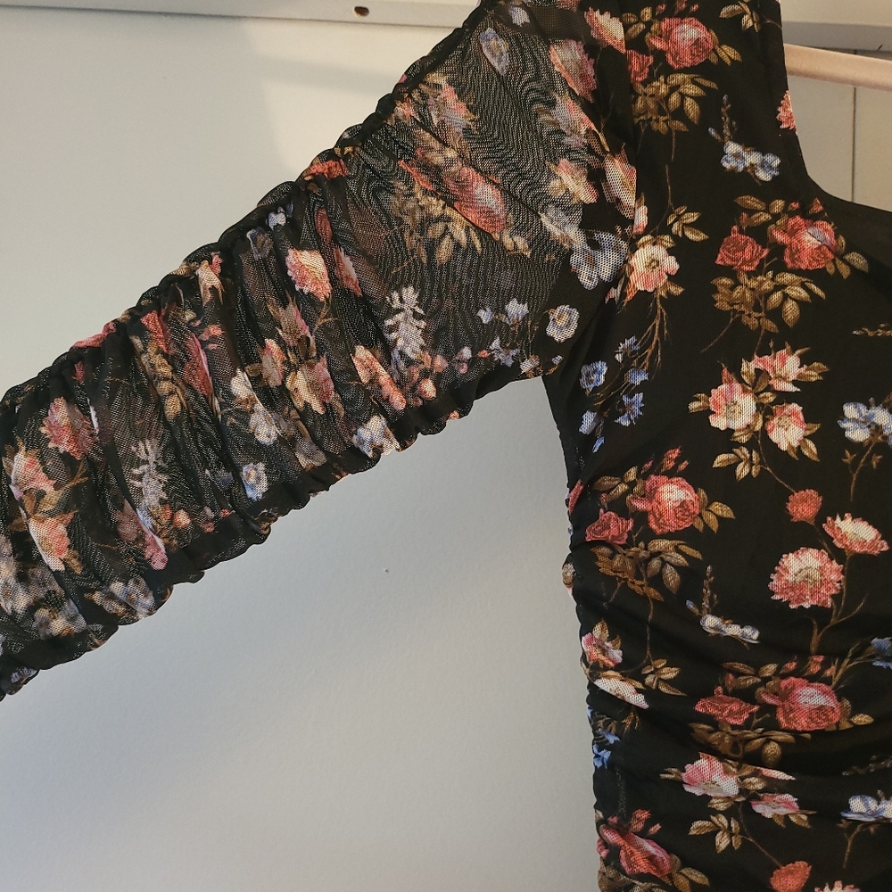 Mid Dress - Picture 4 of 7
